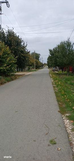 Topraisar-Casa+teren intravilan,intre case - 1