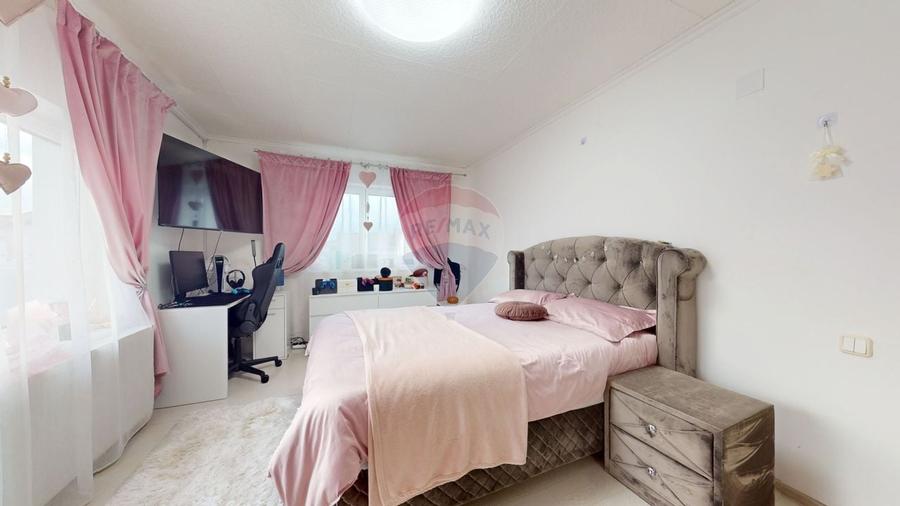 Casă/Vilă individuală | P+E+M | Teren 1075 mp | Cristian - 11