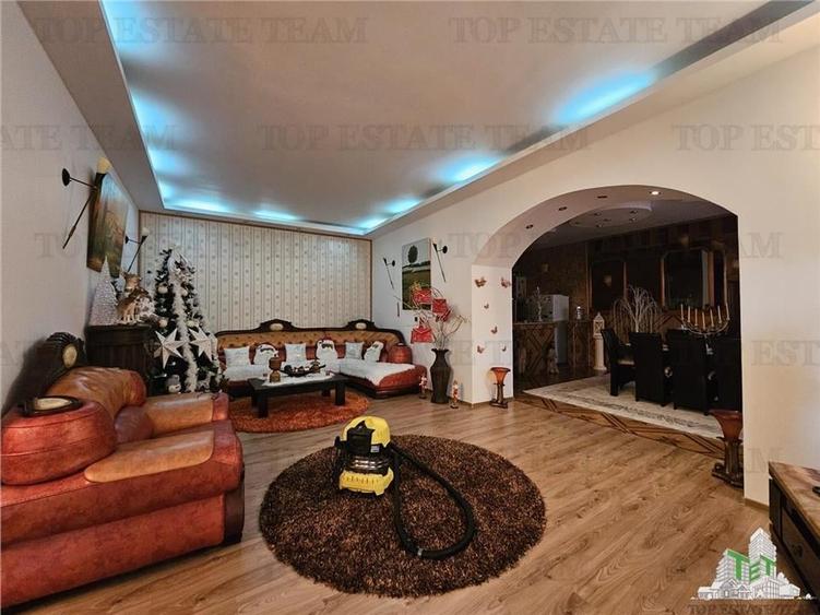 Casa spatioasa si versatila de vanzare in Eforie Nord - ideala pentru locuinta + - 3