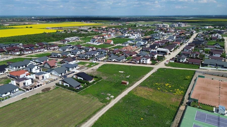 Teren intravilan de vanzare in Livada 1.039mp langa terenul de Tenis - 3