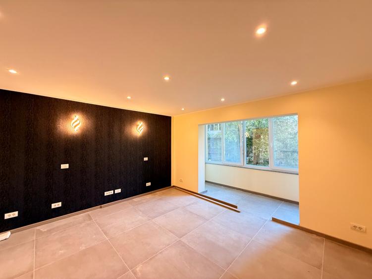 Ap. 3 camere , decomandat , incalzire in pardoseala-Complex Studentesc - 1