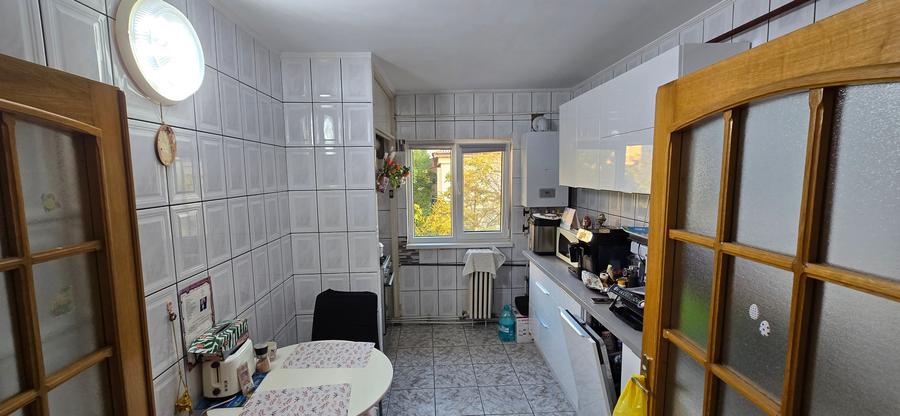 3 camere de vanzare Focsani, ultracentral - 12