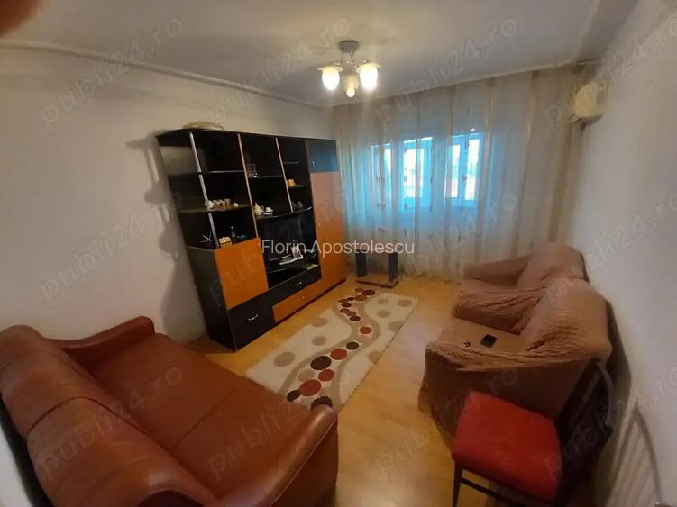Inchiriez apartament trei camere micro 14 Inchiriez apartament trei camere micro 14