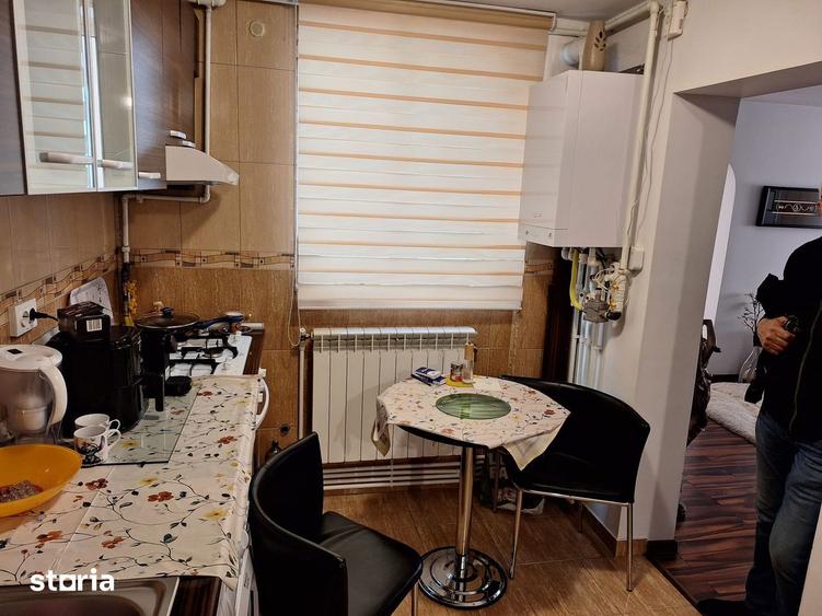 Apartament 3 camere,decomandat,etaj 1, Sat Vacanta-Parcul Tabacariei - 3