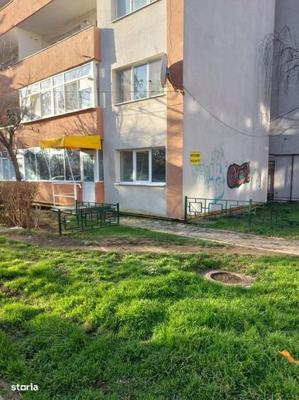 Apartament ,inchiriez , spatiu comercial , birouri , servicii ,Campina - 12