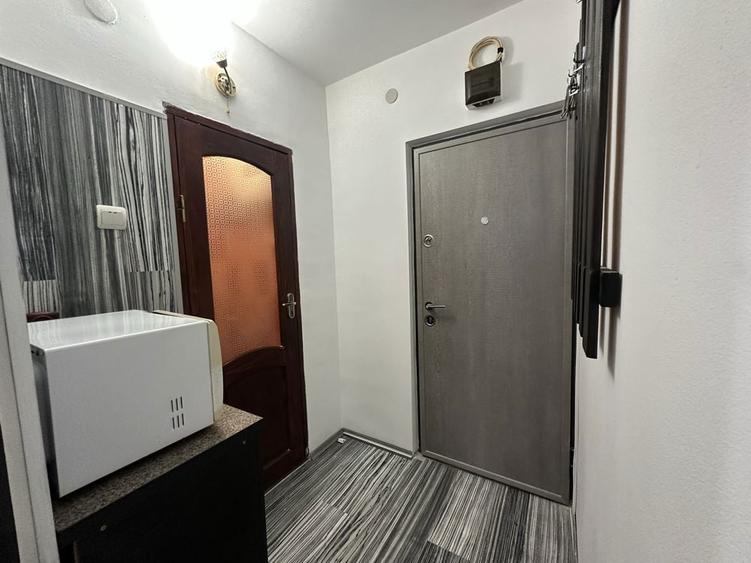 Garsoniera de inchiriat/spatiu comercial - 6