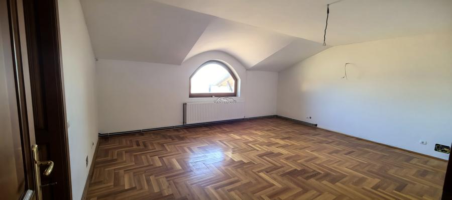 Vila/Pensiune 620mp  , teren generos 3862mp , priveliste de top , neopturata - 12