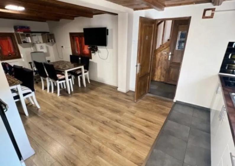 Cabana cu 4 dormitoare, foisor, ciubar, Statiunea Muntele Ba - 2