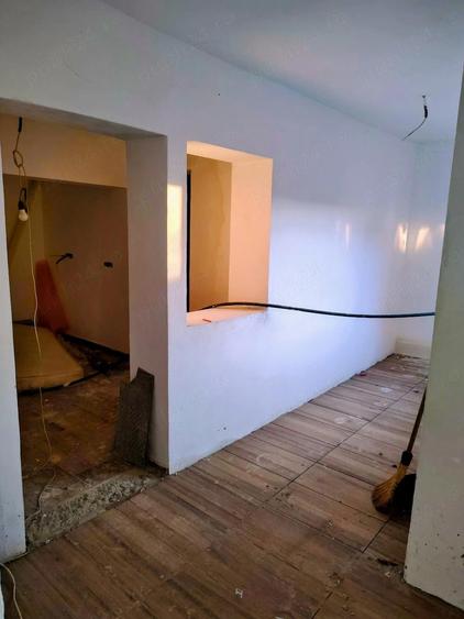 De vinzare casa renovata recent - 8