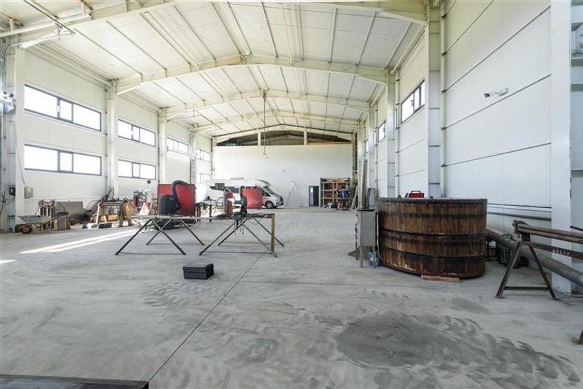 Hala moderna +3.000mp curte, conditii optime, exterior Brasov - 21