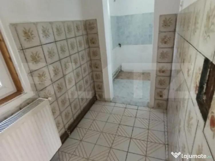 Casa 2 camere, terasa, curte ,zona lini?tita langa pad - 4