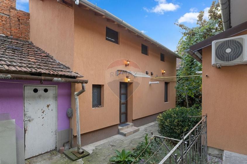 Apartament la casa cu 3 camere intr-o zona centrala - 9