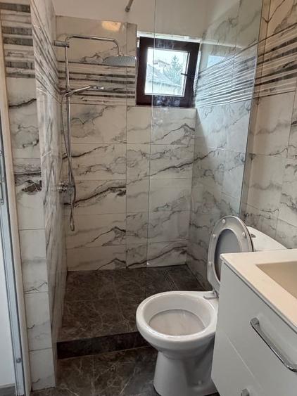 Apartament cu 2 camere semidecomandat în Craiovei
