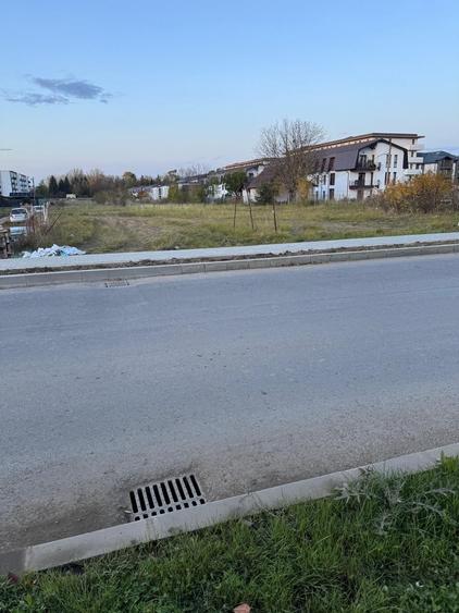 Spațiu comercial, în Tractorul