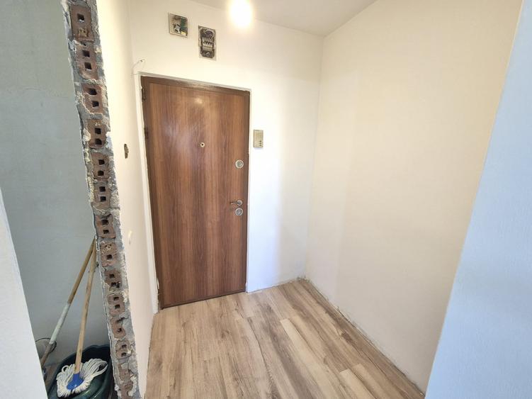 Vanzare garsoniera  zona Astra Str.Soarelui etajul 4 din 9 bloc cu 2 lifturi - 9