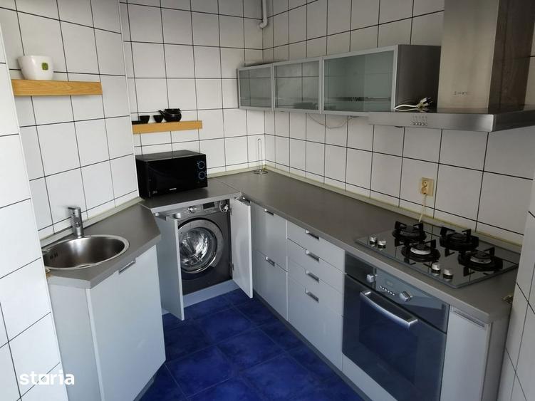 Apartament cu 3 camere decomandat, mobilat în Central