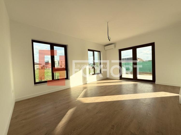 Duplex cu 5 camere de vanzare in localitatea Dumbravita Duplex cu 5 camere de vanzare in localitatea Dumbravita