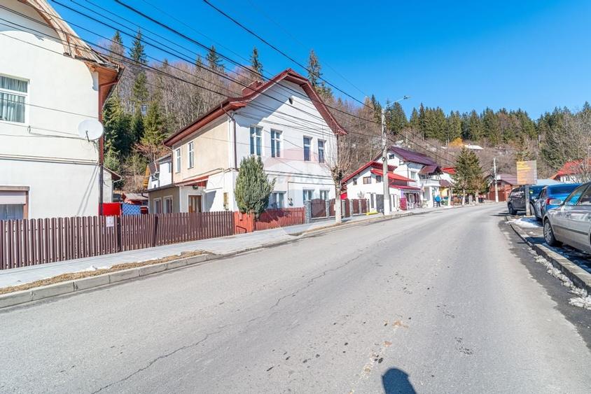 Casa / Apartament in Azuga - 1