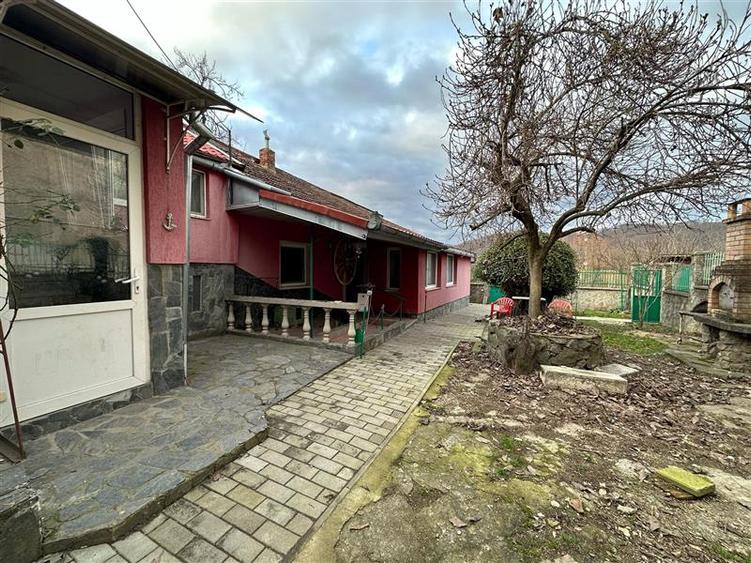 Bocsa Montana, Casa Solida + Gradina, Strada Principala - 12