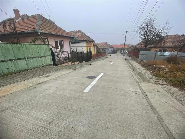 Casa individuala cu 6 camere si 3 bai si 1413 mp teren in Blaj - 1