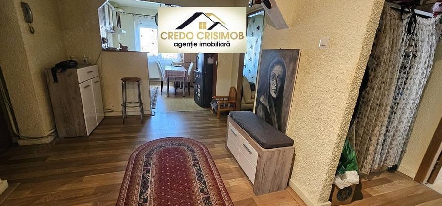 Vand apartament 4 cam cf 1 decomandat etajul 2 zona Micro 4 - 5