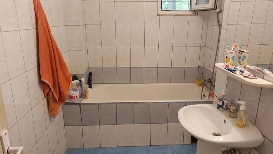 Inchiriez o camera intr-un apartament cu 3 camere - 8
