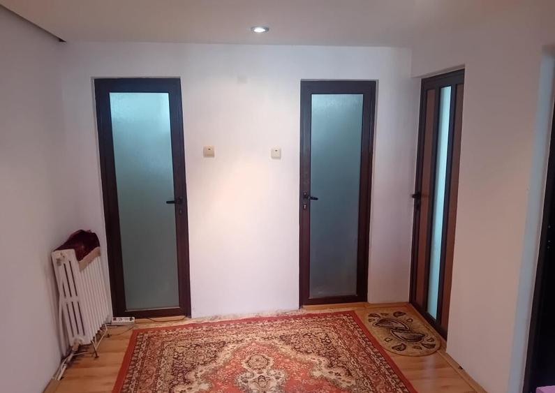 Ap 3 Cam 75mp Asirom aproape de centru decomandat centrala 2 bai - 2