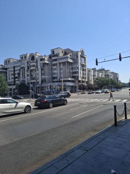 Apartament cu 3 camere decomandat în Ultracentral