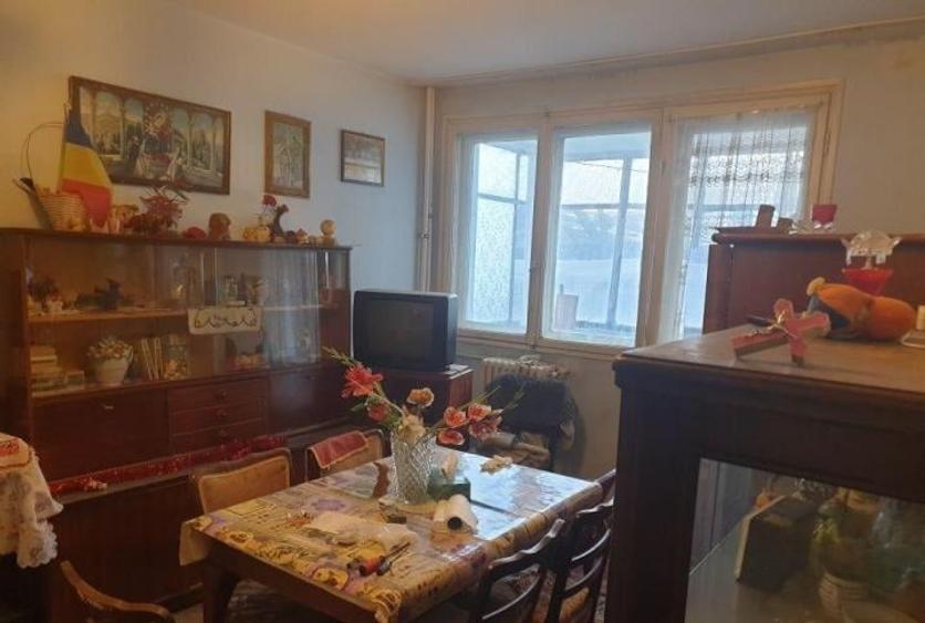 Titan-Cinema Gloria - 5