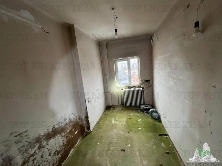 2 garsoniere adiacente la rosu pe Calea Grivitei, etaj 4 - 1