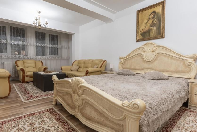 Pensiune Turistica cu Sala de Mese + Casa de Locuit in Cristesti - 7