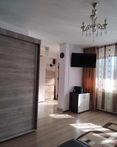 Victoriei, zona Marul de Aur, 2 camere, parter - 3