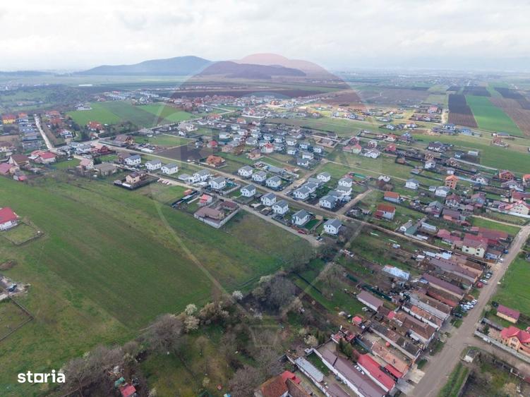 Teren intravilan cu vedere panoramica, utilitati si pozitie excelenta! - 3