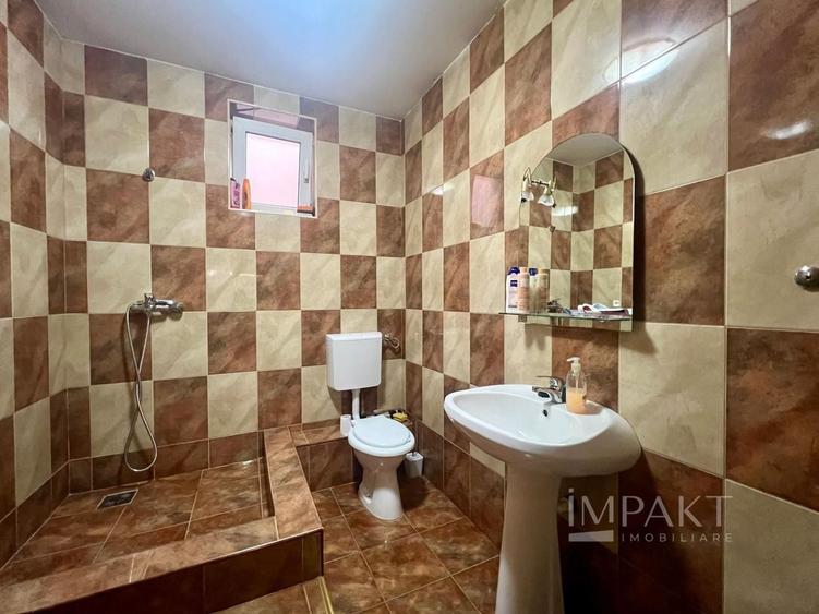 Casă individuală cu 6 camere semidecomandat cu Canalizare în Gheorgheni