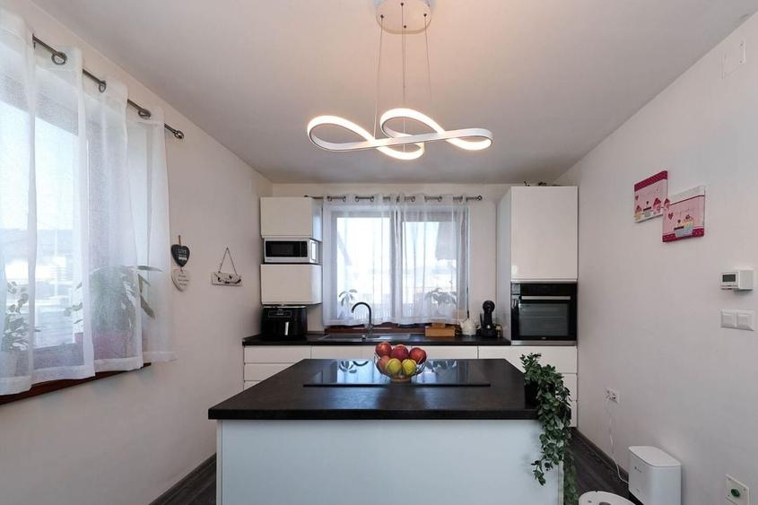 Casă Individuală Modernă de V&acirc;nzare | S&acirc;npetru, Brașov - 9