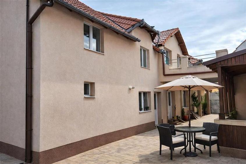 Casa stil sasesc cu garsoniera, garaj, curte, gradina, Bod, Brasov - 1