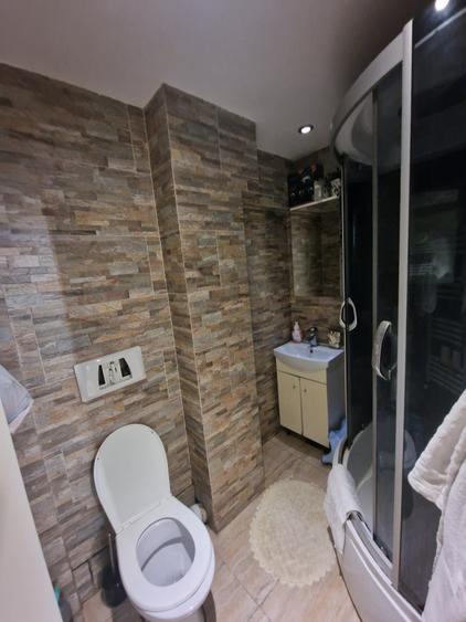 Navodari (Sud)- 3 camere decomandate, mobilat-utilat, etaj 3/4 - 24