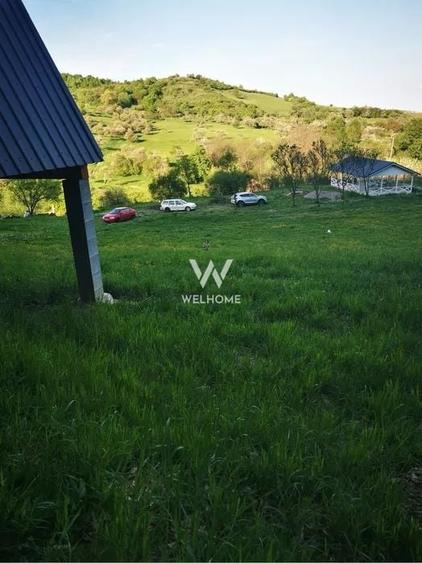 Teren cu cabane A-Frame și priveliște către Munții Făgăraș - 5