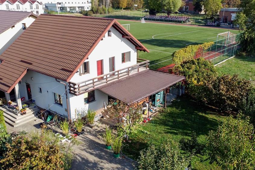 Casă cu livadă și curte, 182mp utili, P+E+M, Câmpina - 1