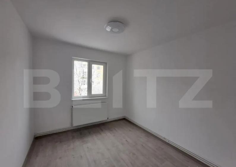 Apartament 2 camere, 43 mp, complet renovat etaj interme - 1