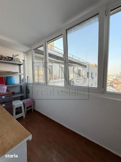 Apartament cu 2 camere semidecomandat, mobilat în Tei