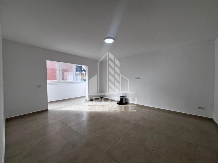 Apartament cu 4 camere decomandat în Complex Studențesc