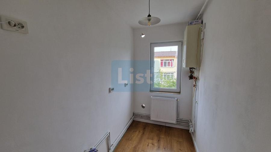 Apartament cu 2 camere semidecomandat în Hotvon
