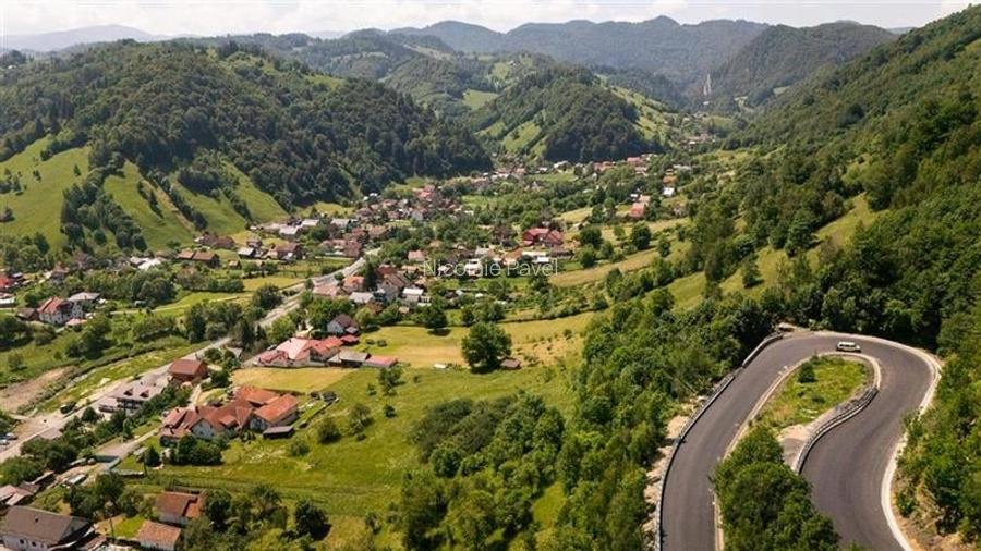 FILM!View superb catre munti,teren pretabil constructie Hotel,4.400 mp, Moieciu