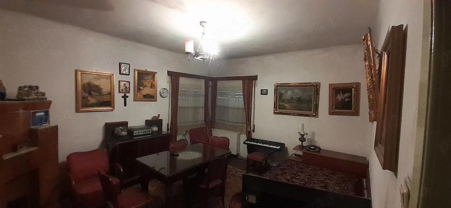 Casa cu mansarda la curte 535 m - 2