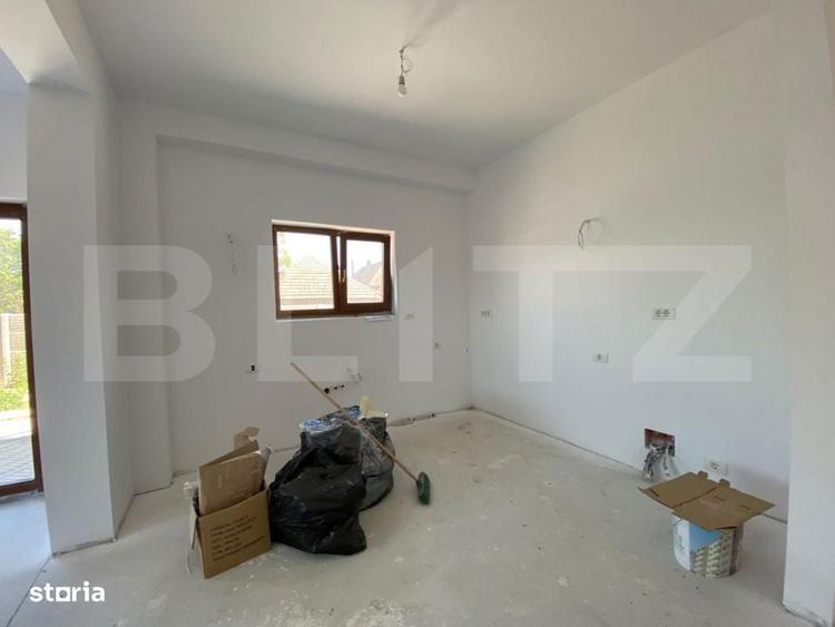 Duplex 5 camere, 130 mp utili teren 250 mp, separat prin camera tehnic - 11