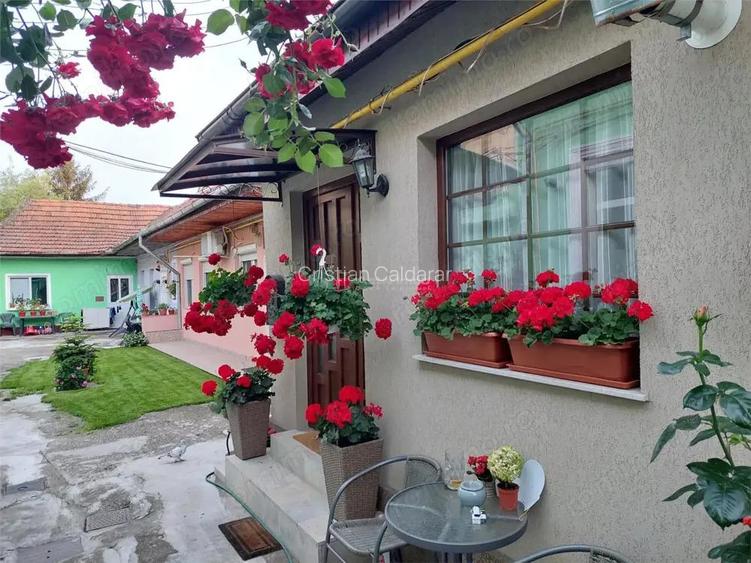 Refugiu urban cu personalitate Casa cu mansarda si crama amenajata - zona centrala Refugiu urban cu personalitate Casa cu mansarda si crama amenajata - zona centrala