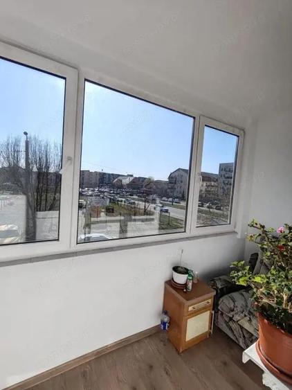 Apartament spa?ios cu 3 camere, 3 balcoane ?i beci renovat 2023 - 2