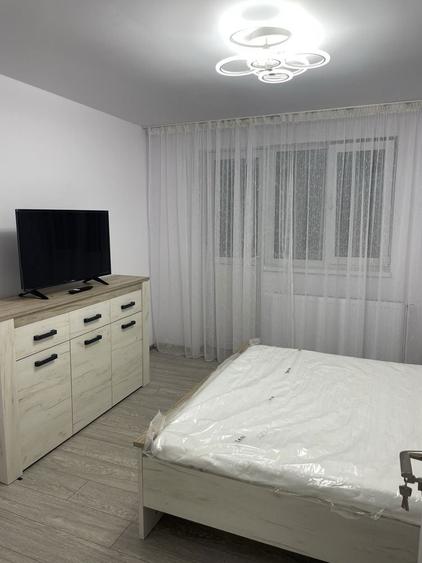 Vand apartament 2 camere zona Club Lira proaspat renovat , complet utilar, parter, ideal si pentru spatiu comercial.. - 1