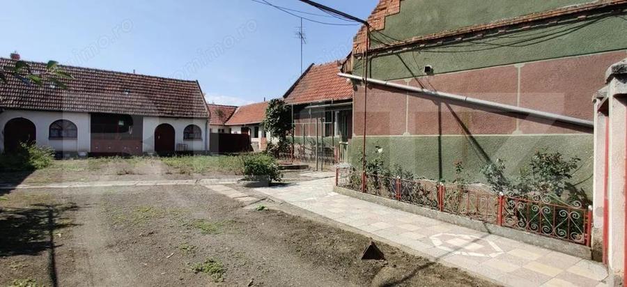 Casa mare cu gospodarie completa Belin?, jude?ul Timi? teren 4.900 mp - 2